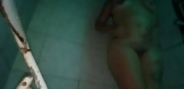  Taty perra de Panama preñada se baña para que le vean el culon